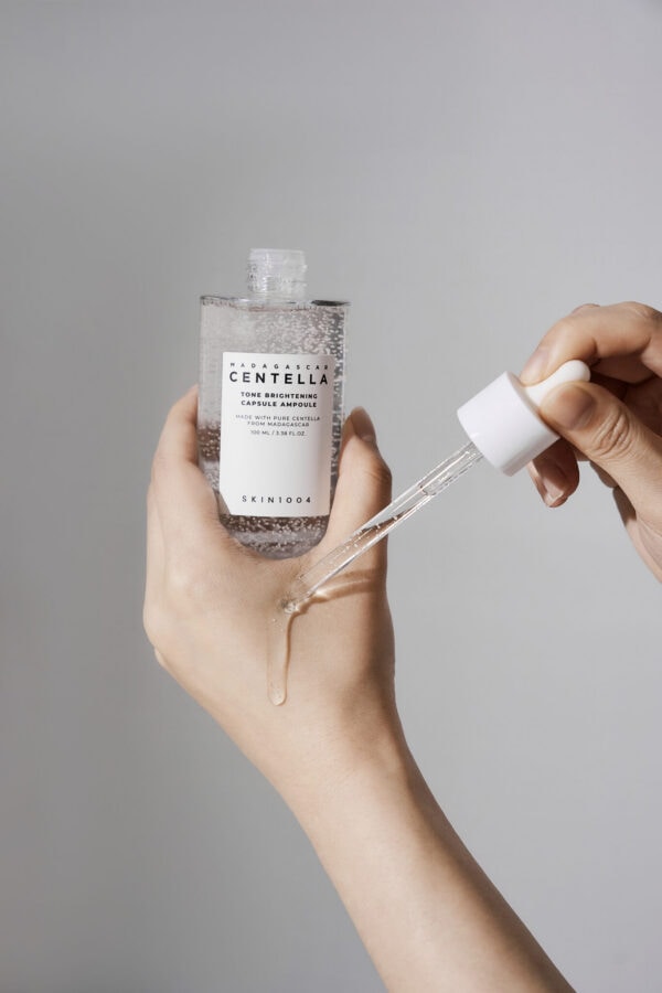 SKIN1004 Tone Brightening Ampoule 50 ML - Serum Despigmentante - Imagen 2