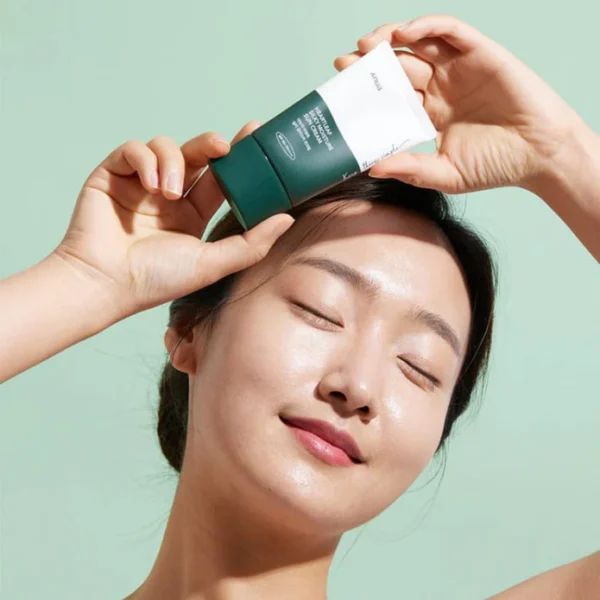 ANUA Heartleaf Silky Moisture - Protector Solar SPF 50+ PA++++ - Imagen 4