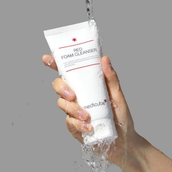 MEDICUBE Red Foam Cleanser - Jabón Facial Antirojeces y Acne 120ml - Imagen 2
